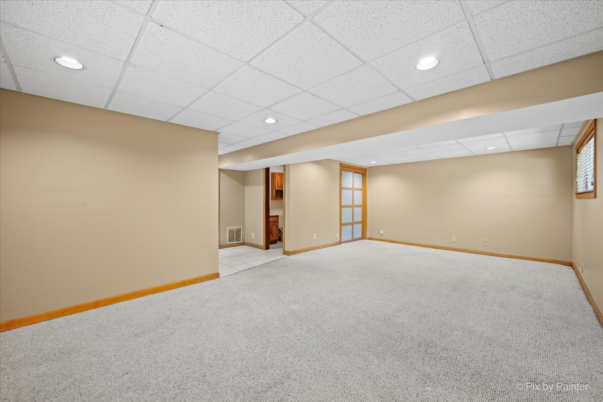 809 Stowell Avenue Streamwood, IL 60107 - Photo 17 of 21