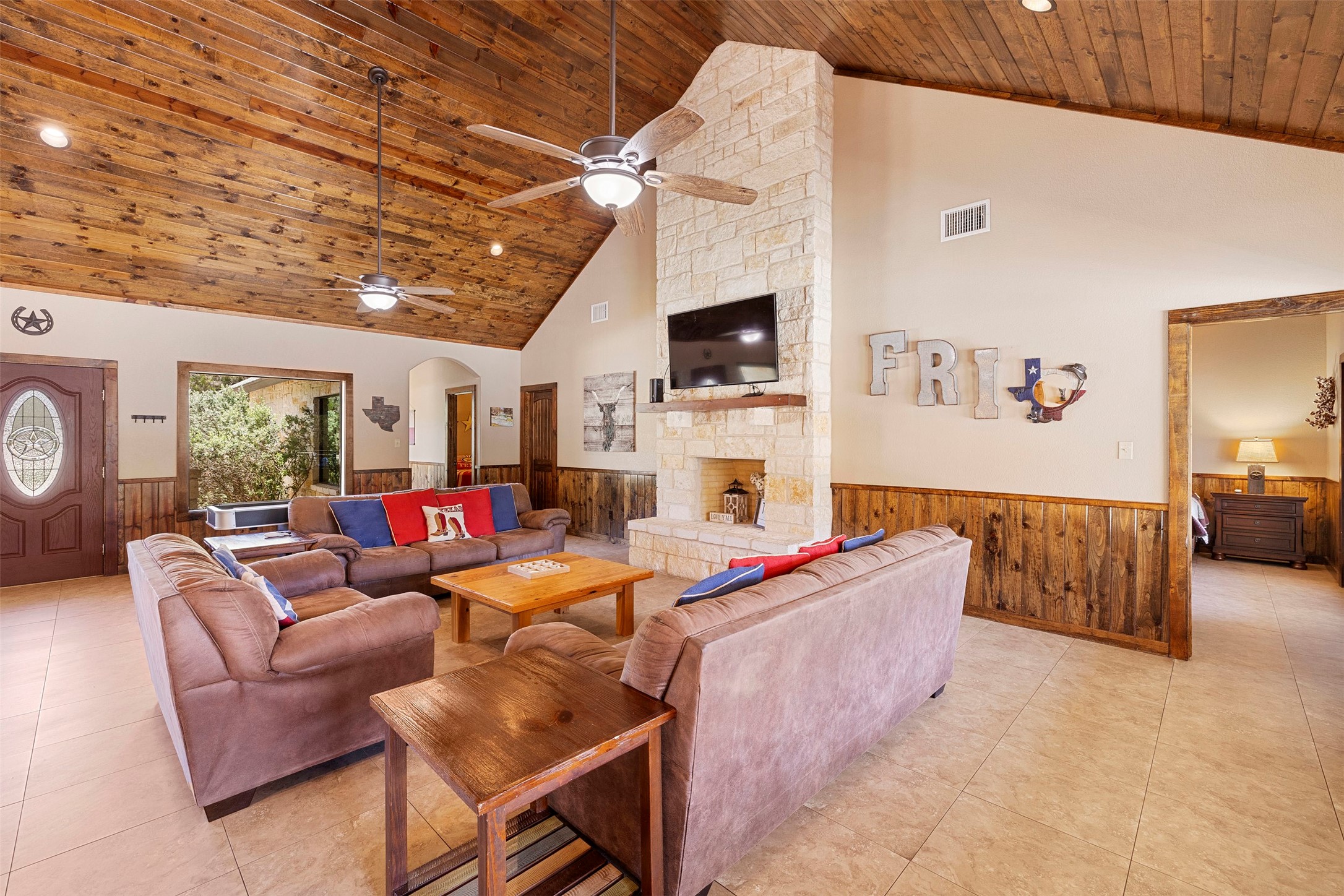 43 Heartstone Road Concan, TX 78838 - Photo 9 of 50