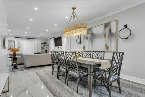 $1,988,000 | 1463 Burton Street | Whitestone