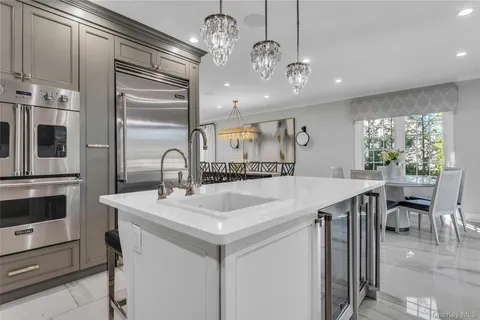 $1,988,000 | 1463 Burton Street | Whitestone