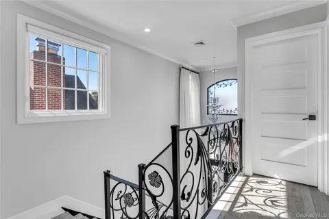$1,988,000 | 1463 Burton Street | Whitestone