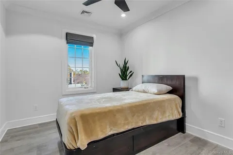 $1,988,000 | 1463 Burton Street | Whitestone