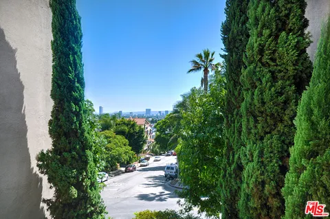 a picture of city view