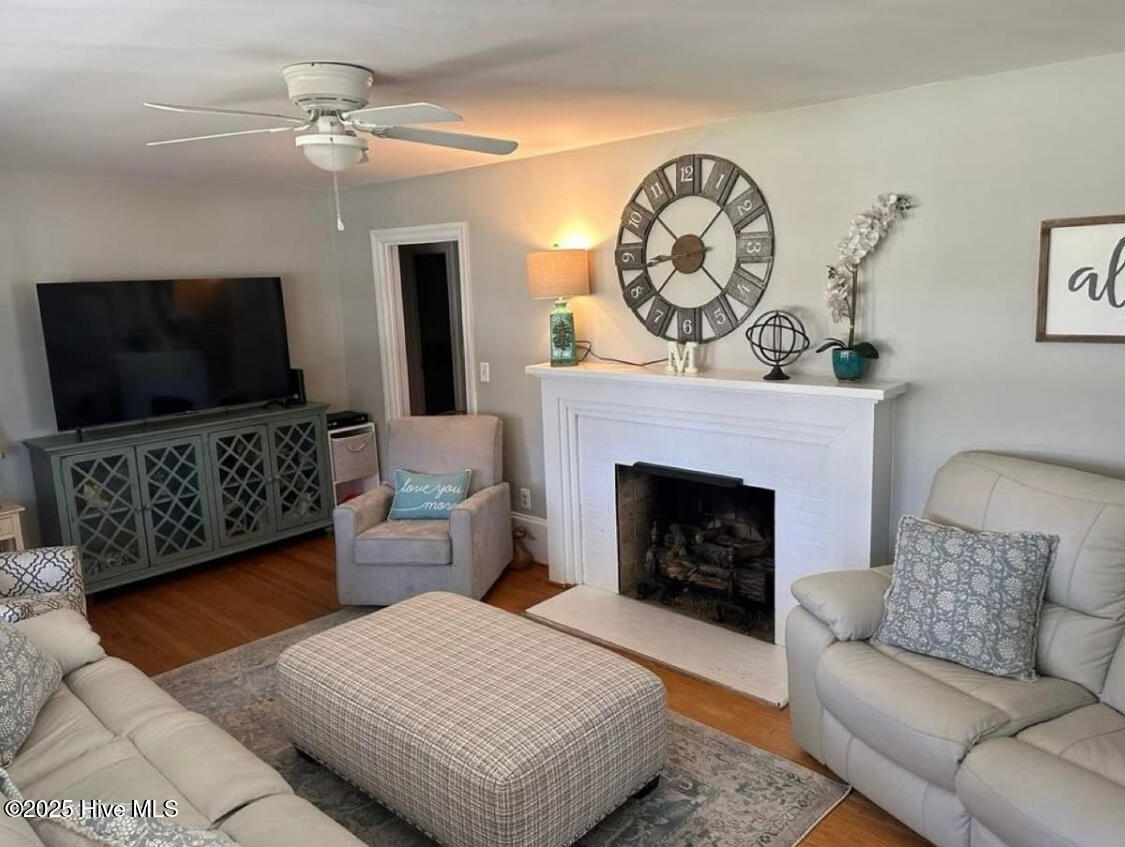 2303 Carey Road Kinston, NC 28504 - Photo 3 of 30 Living Room