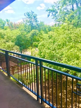 $1,700 | 6020 Oakwood Drive, Unit 3J, Lisle, IL 60532