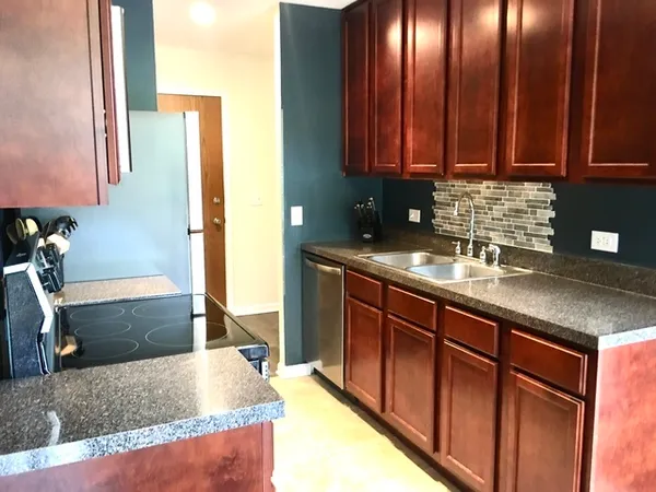 $1,700 | 6020 Oakwood Drive, Unit 3J, Lisle, IL 60532
