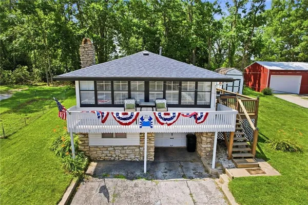 $285,000 | 152 Beach Drive, Lake Tapawingo, MO 64015