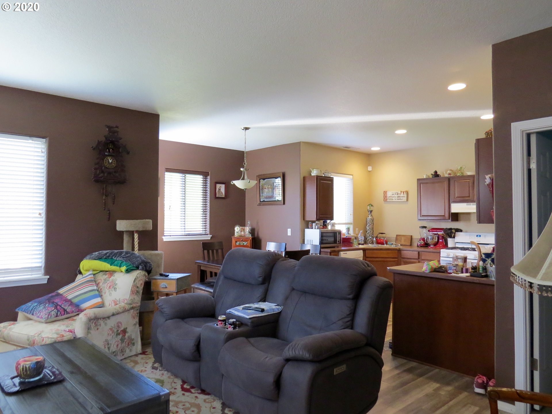 5737 Mt Vernon Road Springfield, OR 97478 - Photo 3 of 24