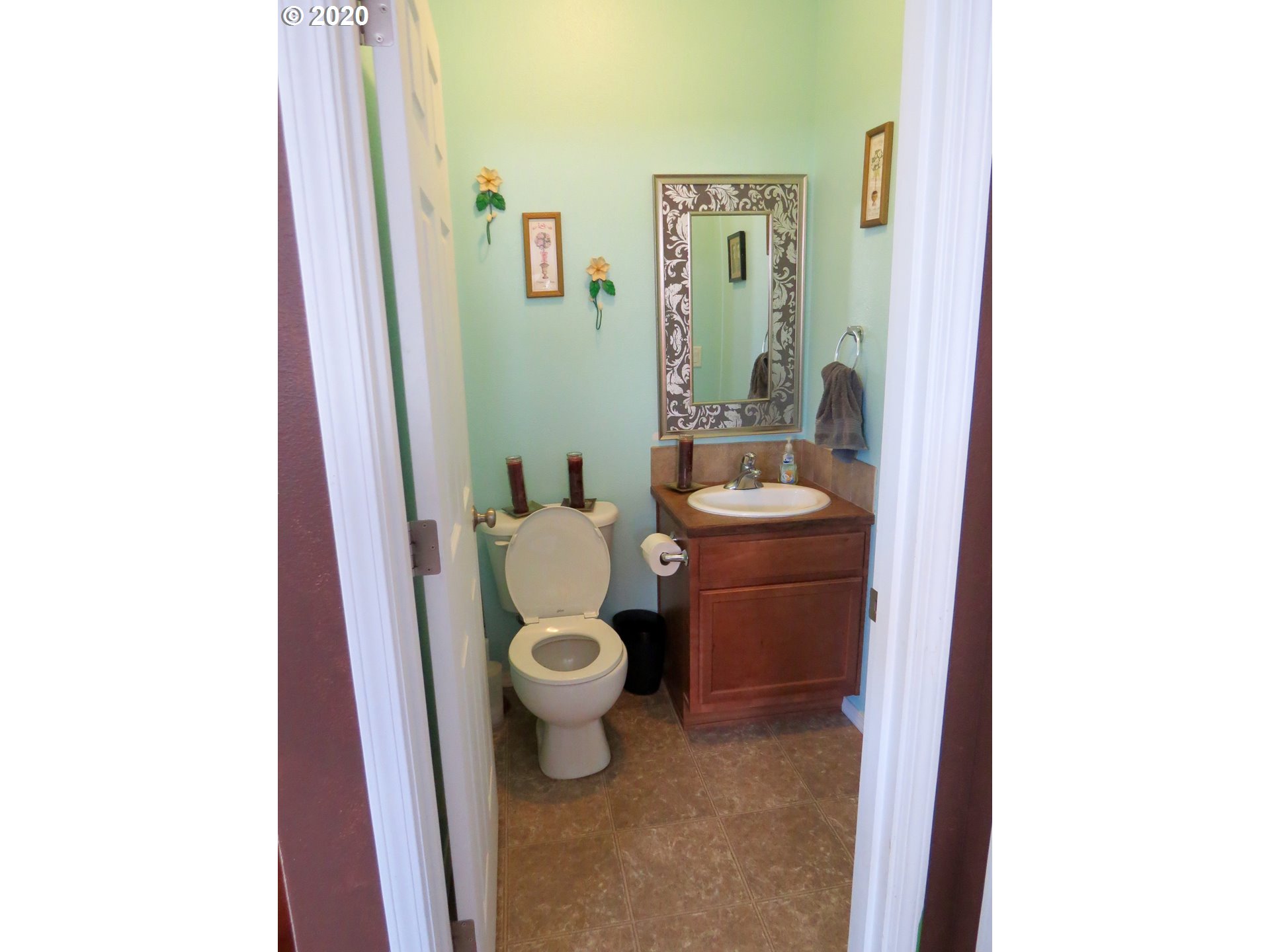 5737 Mt Vernon Road Springfield, OR 97478 - Photo 8 of 24