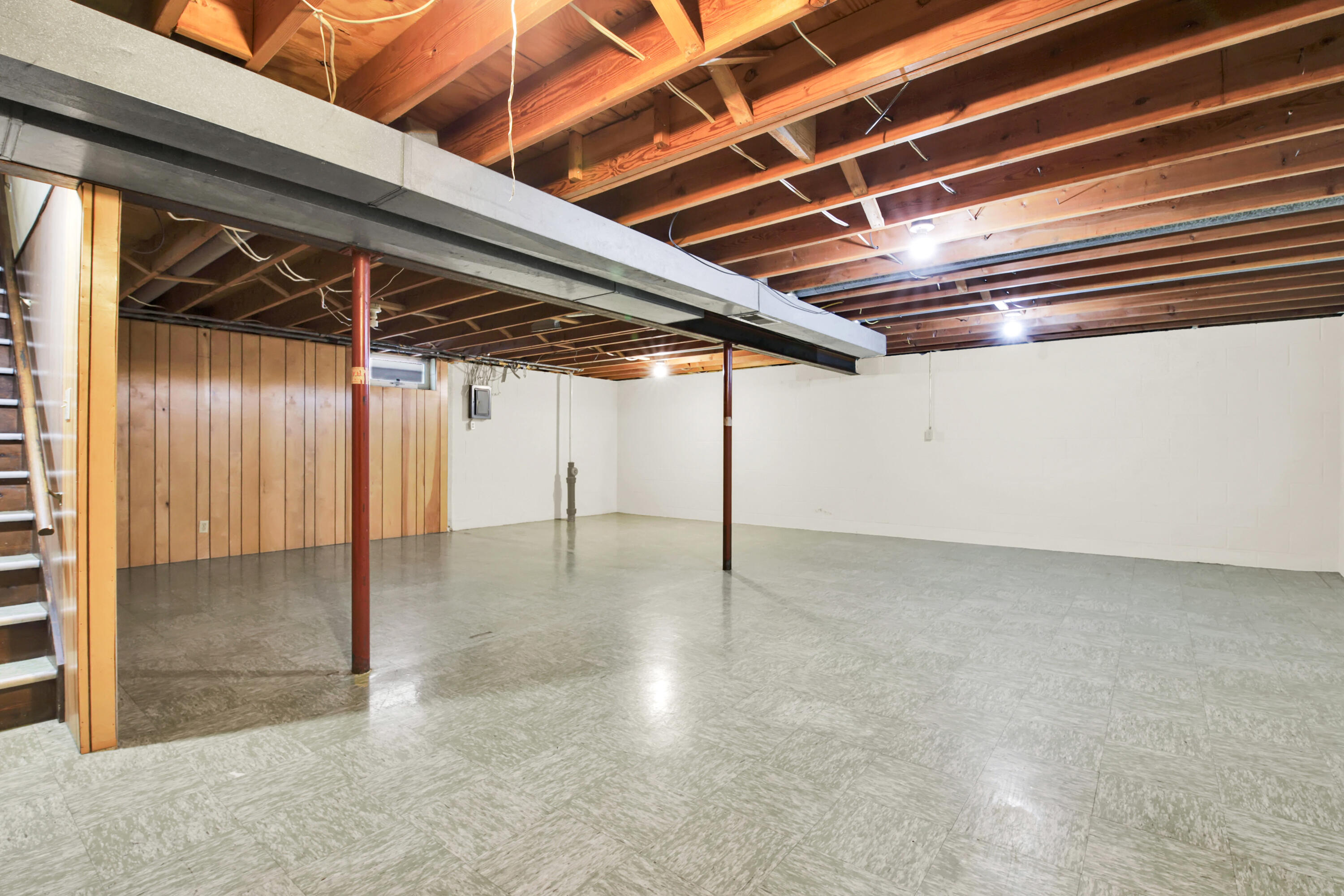 1621 Woodridge Road West Bend, WI 53095 - Photo 11 of 19 1621 Woodridge Rd-23