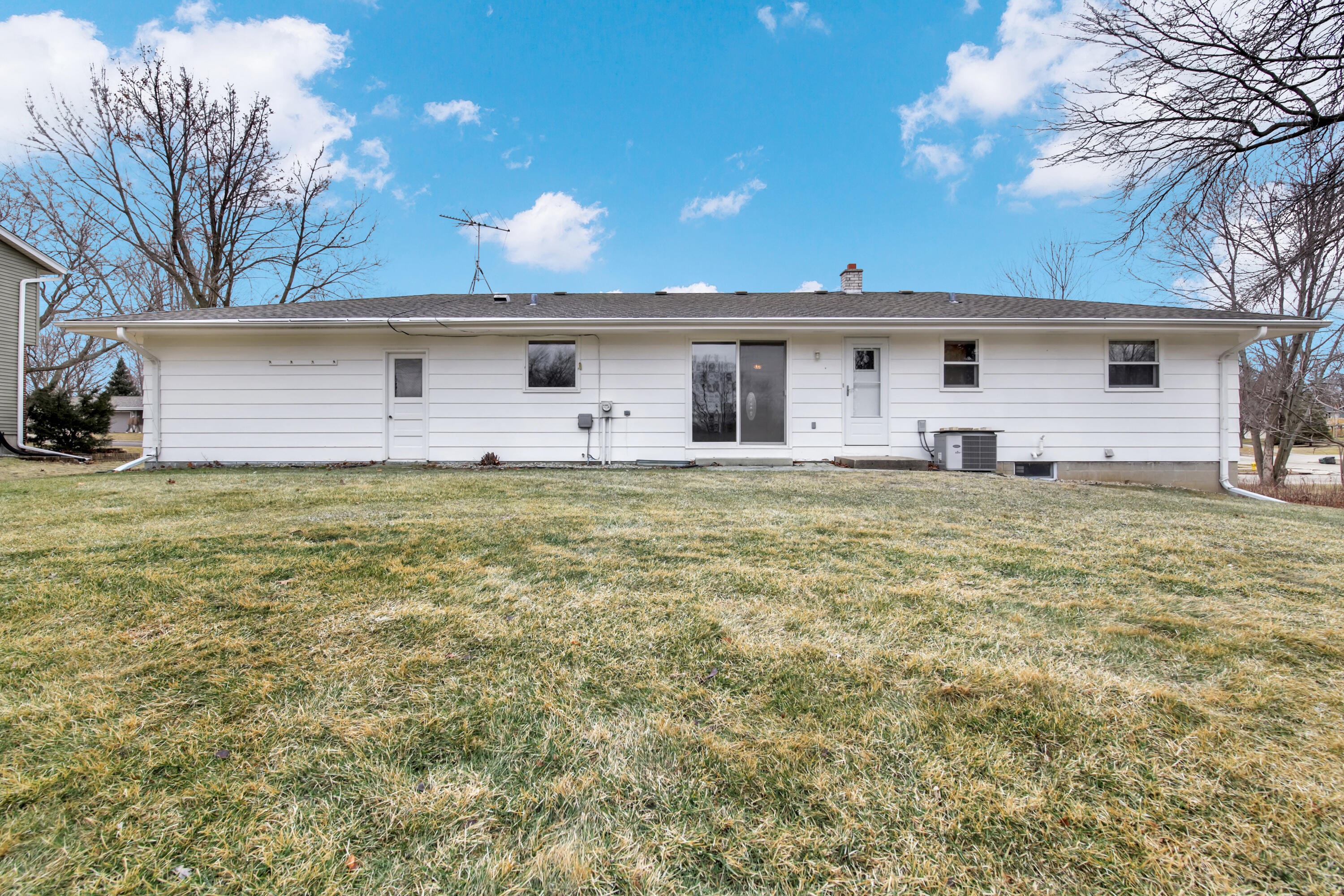 1621 Woodridge Road West Bend, WI 53095 - Photo 13 of 19 1621 Woodridge Rd-26