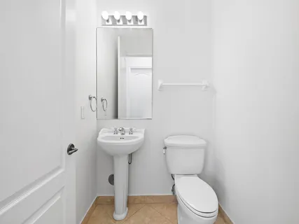 $645,000 | 504 Southeast 7th Street, Unit 202, Fort Lauderdale, FL 33301