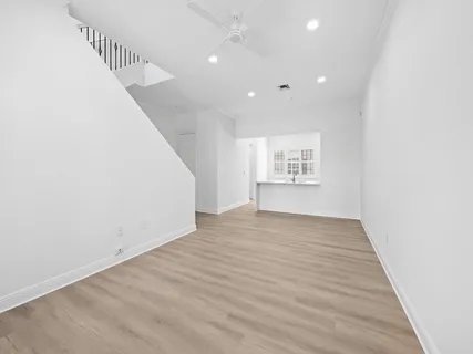 $645,000 | 504 Southeast 7th Street, Unit 202, Fort Lauderdale, FL 33301