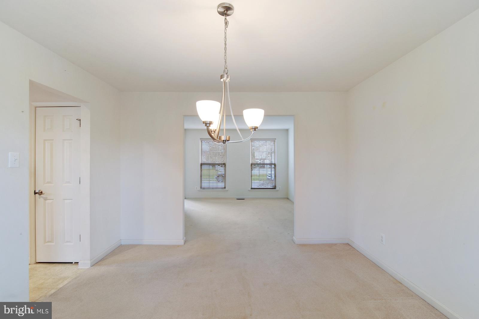 19 Bancroft Road New Castle, DE 19720 - Photo 13 of 36 Dinning room