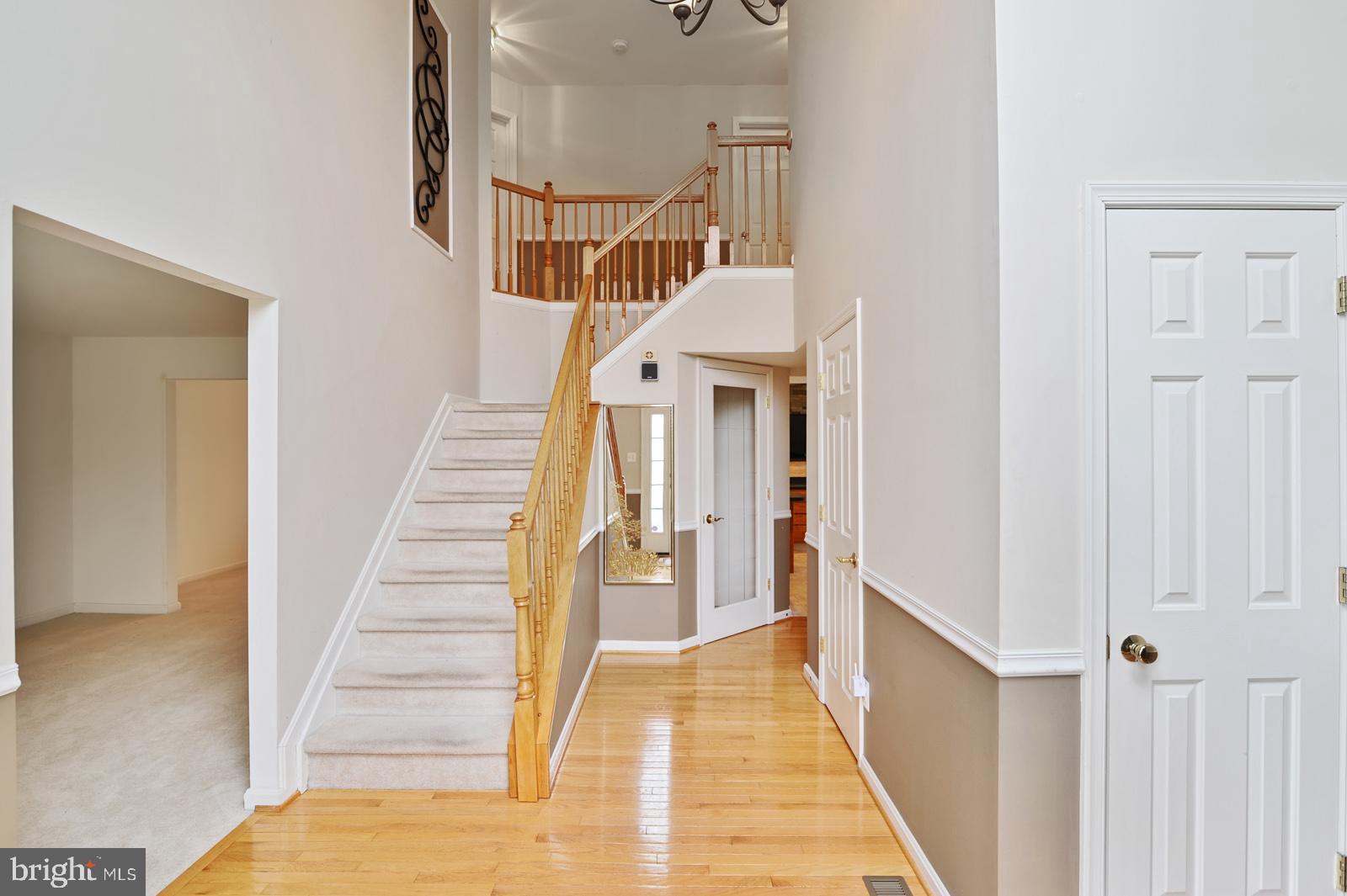 19 Bancroft Road New Castle, DE 19720 - Photo 9 of 36 foyer