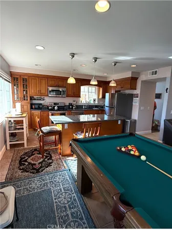 $2,500 | 2367 Elden Avenue, Costa Mesa, CA 92627