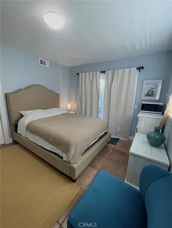 $2,500 | 2367 Elden Avenue, Costa Mesa, CA 92627