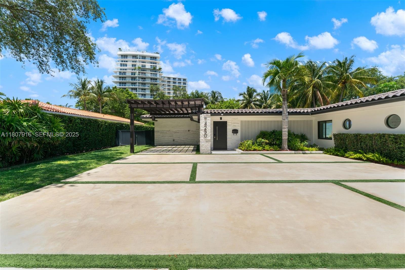 a house view with a outdoor space