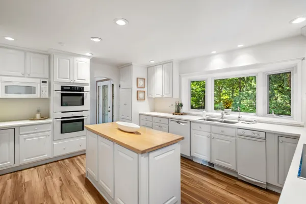 $1,525,000 | 15665 Portage Road, Vicksburg, MI 49097