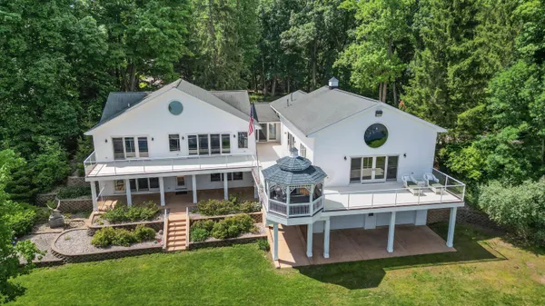 $1,525,000 | 15665 Portage Road, Vicksburg, MI 49097