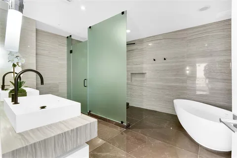 $4,300,000 | 2200 North Ocean Boulevard, Unit S906, Fort Lauderdale, FL 33305