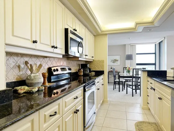 $970,000 | 300 South Collier Boulevard, Unit 1002, Marco Island, FL 34145