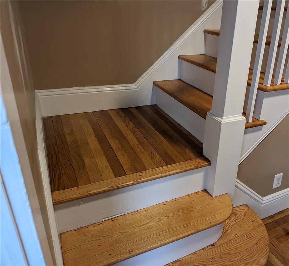 127 Friendly Road Cranston, RI 02910 - Photo 8 of 13