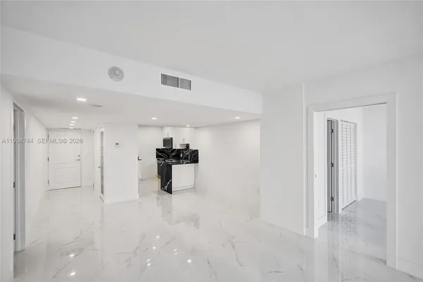 $2,900 | 3625 North Country Club Drive, Unit 2310, Aventura, FL 33180