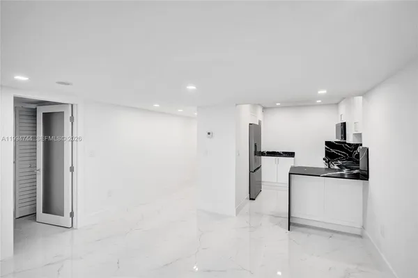 $2,900 | 3625 North Country Club Drive, Unit 2310, Aventura, FL 33180