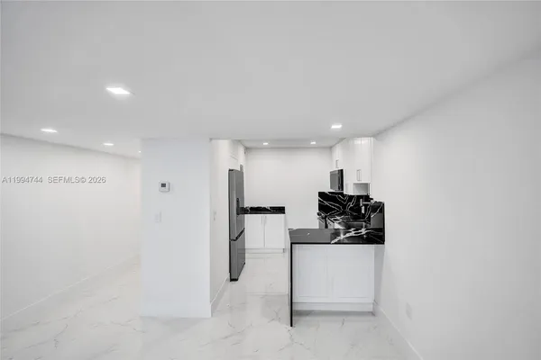 $2,900 | 3625 North Country Club Drive, Unit 2310, Aventura, FL 33180