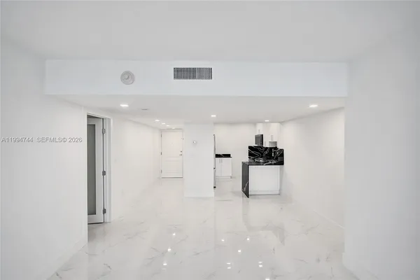 $2,900 | 3625 North Country Club Drive, Unit 2310, Aventura, FL 33180