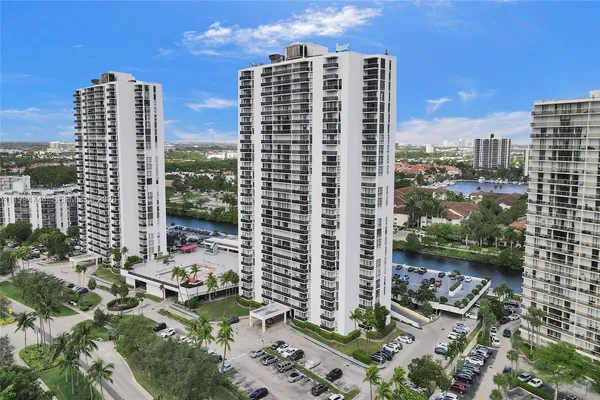 $2,900 | 3625 North Country Club Drive, Unit 2310, Aventura, FL 33180