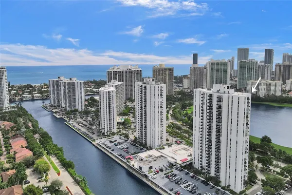 $2,900 | 3625 North Country Club Drive, Unit 2310, Aventura, FL 33180