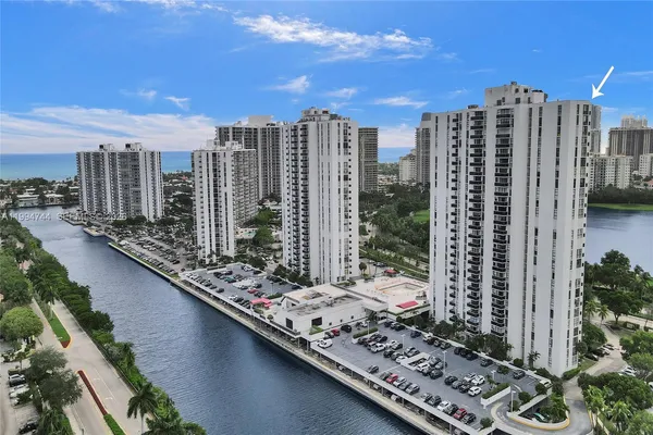 $2,900 | 3625 North Country Club Drive, Unit 2310, Aventura, FL 33180