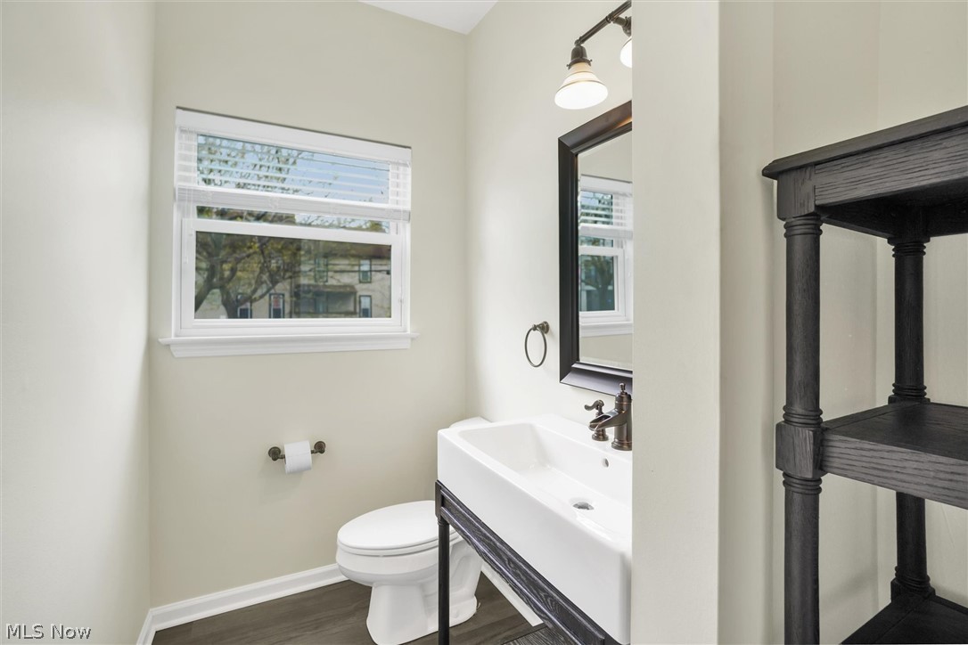 622 Literary Road Cleveland, OH 44113 - Photo 14 of 24 1st floor half bath.