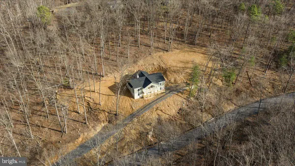 $450,000 | 434 Old Oak Lane, Front Royal, VA 22630
