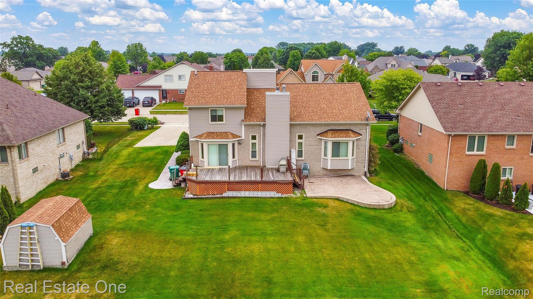 50285 Riverside Drive Macomb, MI 48044 - Photo 33 of 39 METICULOUSLY MAINTAINED YARD!!