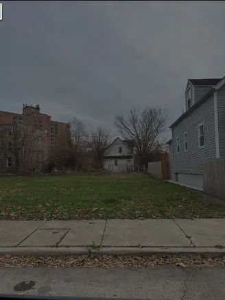 a view of a back yard