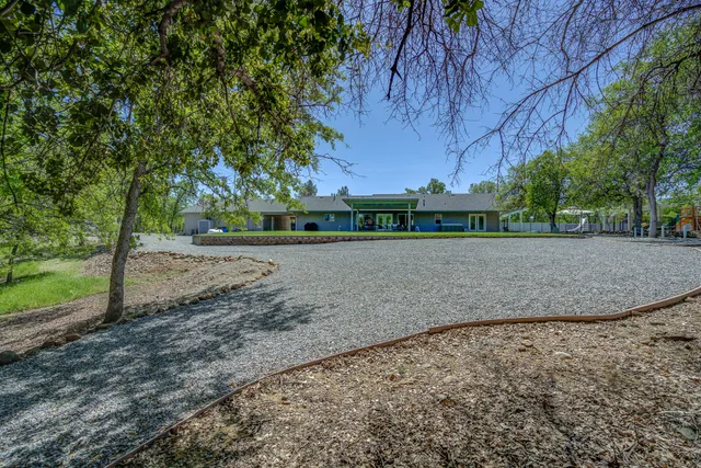 $615,000 | 17400 Pittim Drive, Redding, CA 96003