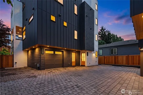 $5,250 | 3638 Greenwood Avenue North, Unit B, Seattle, WA 98103