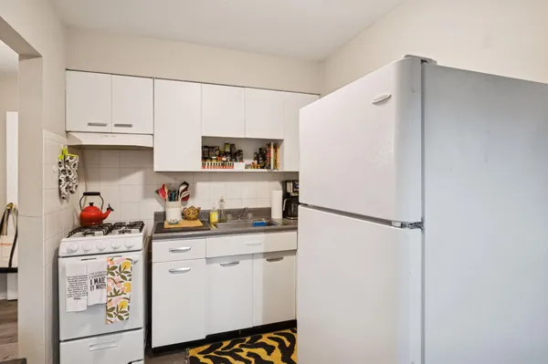 $1,450 | 3513 Emerson Avenue South, Minneapolis, MN 55408