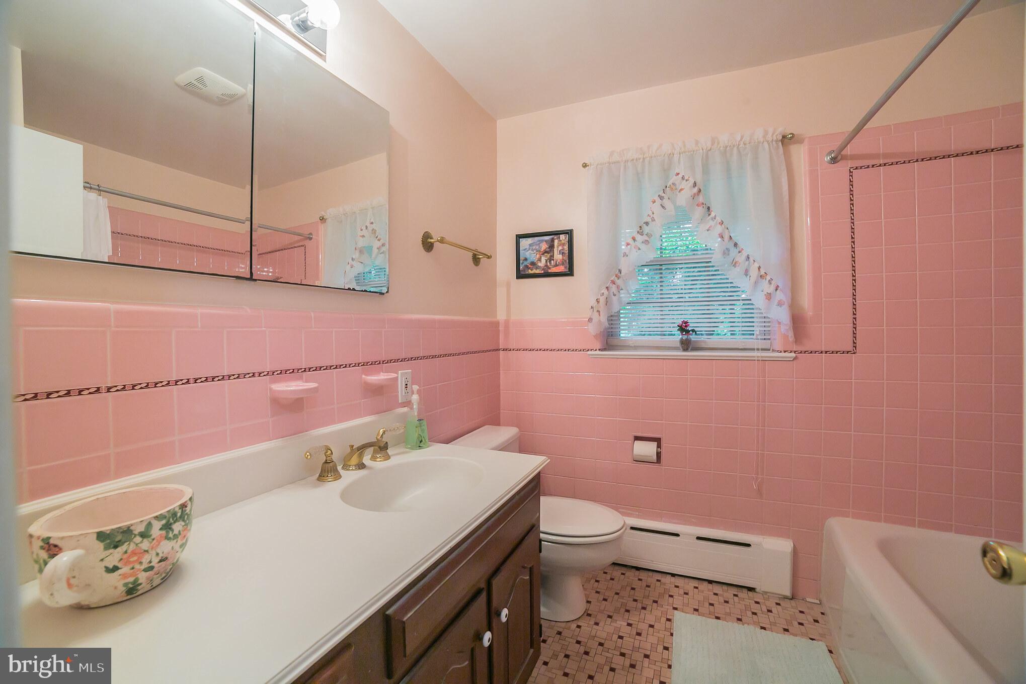 1920 Allentown Road Hatfield, PA 19440 - Photo 22 of 30 Hall Bath