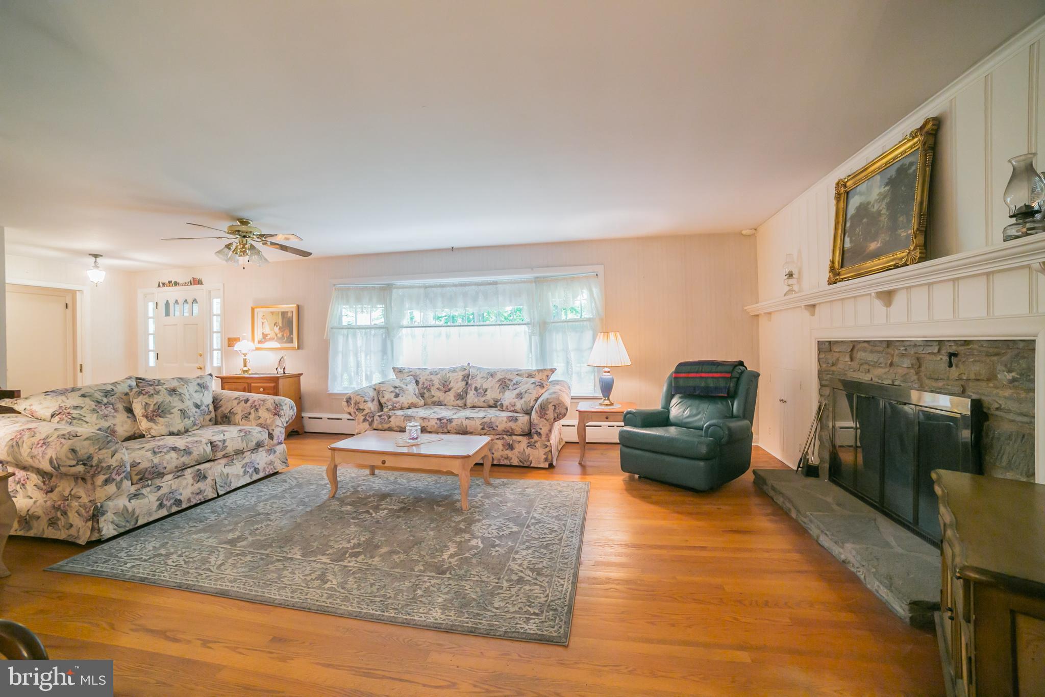 1920 Allentown Road Hatfield, PA 19440 - Photo 8 of 30 Living Room