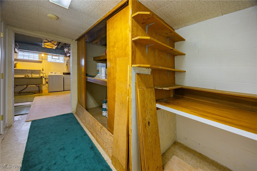 6417 Eastondale Road Cleveland, OH 44124 - Photo 25 of 34 Storage with washer and dryer