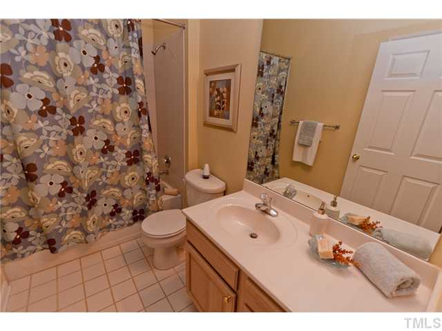 8231 Allyns Landing Way, Unit 2 Raleigh, NC 27615 - Photo 14 of 21 Gallery Image 14
