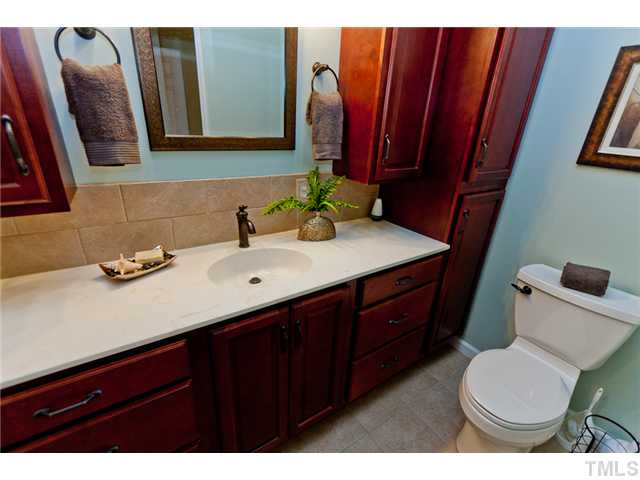 8231 Allyns Landing Way, Unit 2 Raleigh, NC 27615 - Photo 8 of 21 Gallery Image 8