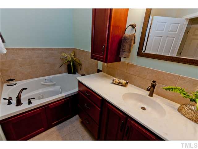 8231 Allyns Landing Way, Unit 2 Raleigh, NC 27615 - Photo 9 of 21 Gallery Image 9