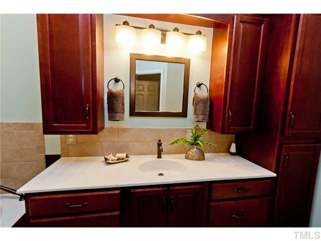 8231 Allyns Landing Way, Unit 2 Raleigh, NC 27615 - Photo 10 of 21 Gallery Image 10