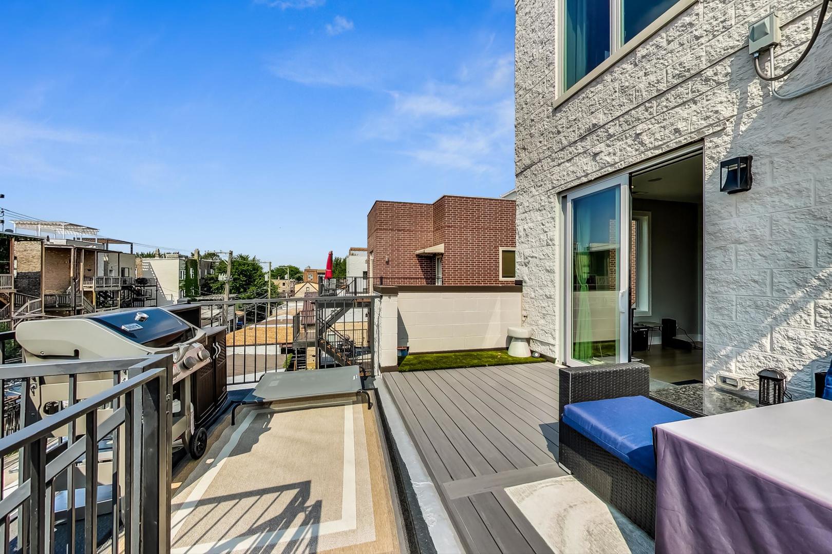 2429 West Augusta Boulevard, Unit 3 Chicago, IL 60622 - Photo 13 of 24