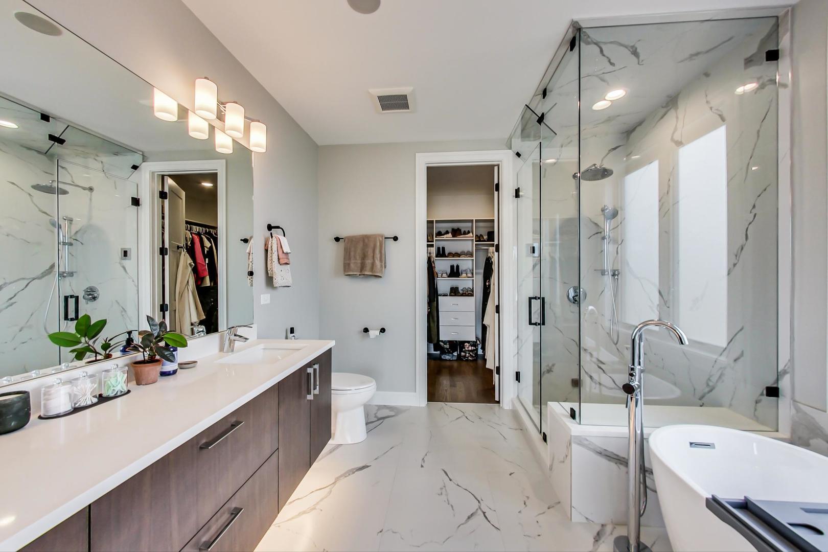 2429 West Augusta Boulevard, Unit 3 Chicago, IL 60622 - Photo 16 of 24